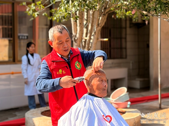 社會(huì)工作部 敬老1.jpg