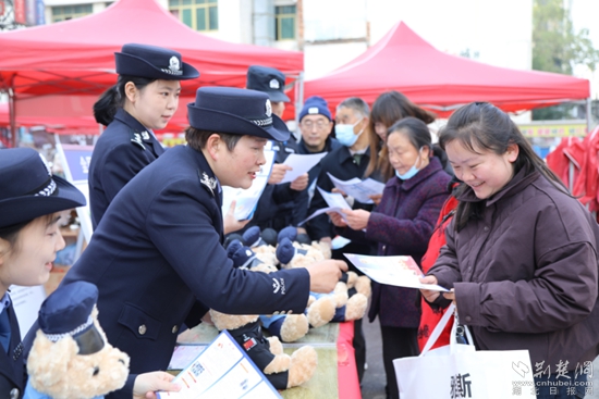 崇陽公安 反恐.jpg